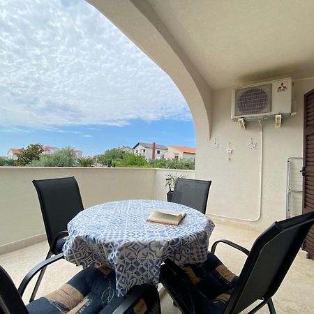 Apartments Xenia Krk Крк Екстер'єр фото