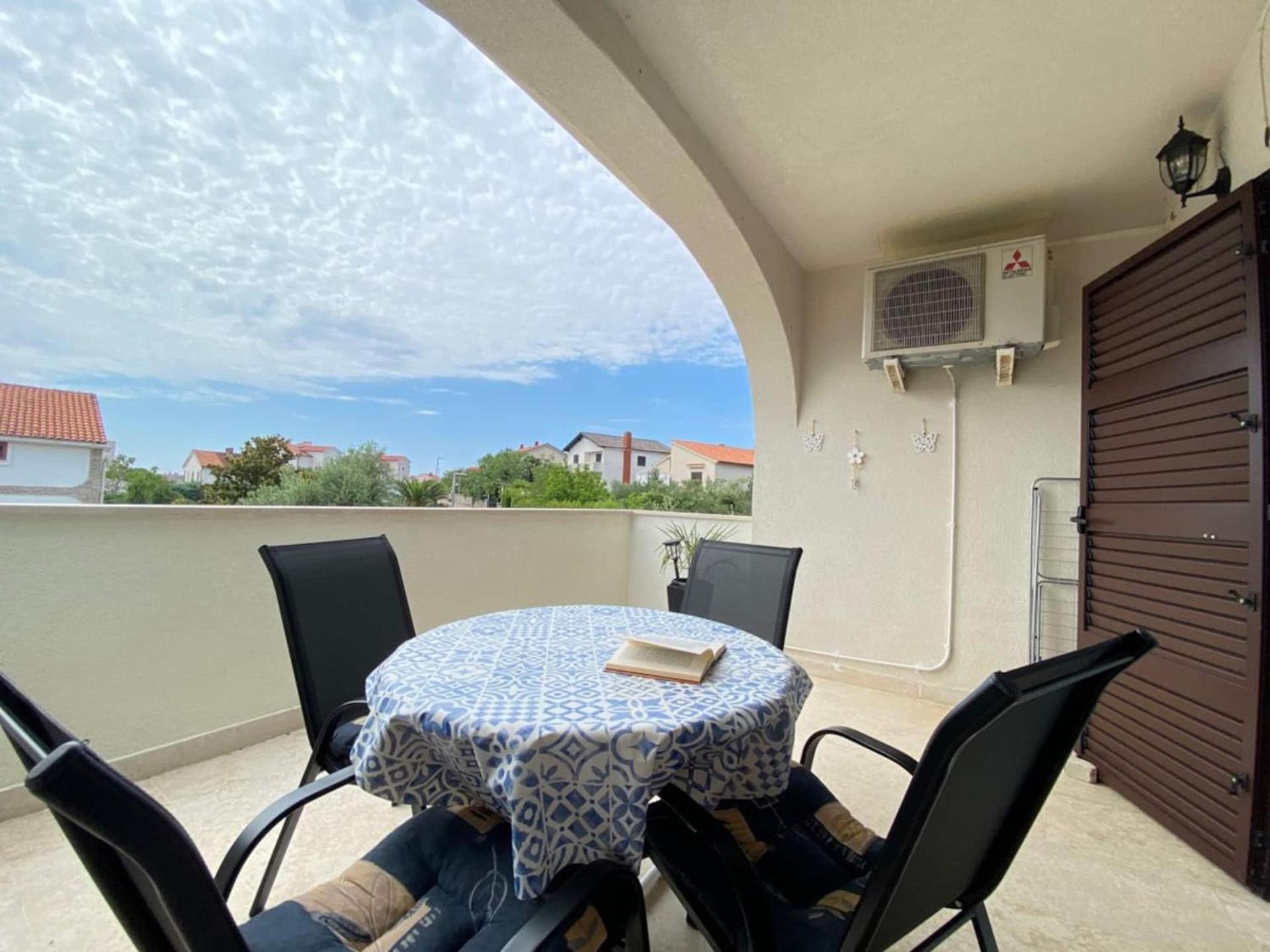 Apartments Xenia Krk Крк Екстер'єр фото